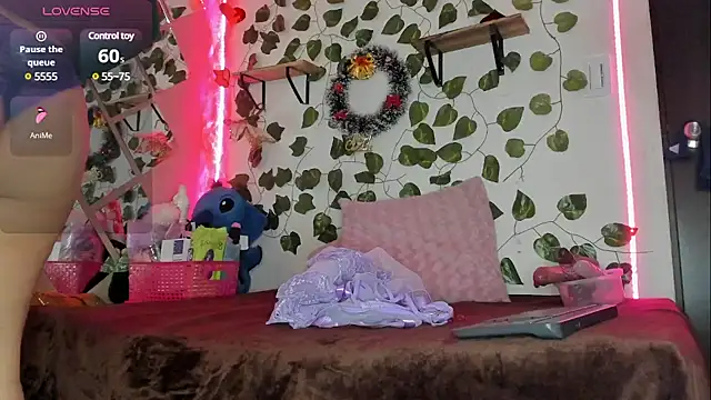 Snapshot of Megan_sophia2 chatting on 12-07-24, 11:29 Megan sophia2 online show from 12-07-24, 11:29