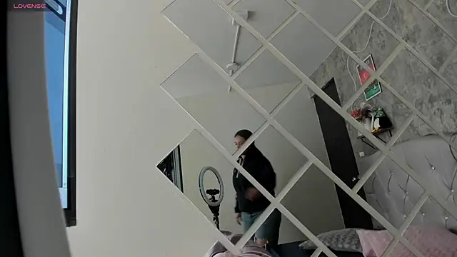 Snapshot of Megan_sophia2 chatting on 09-17-25, 12:51 Megan sophia2 online show from 09-17-25, 12:51