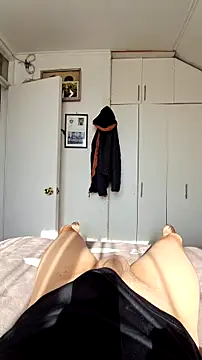 tula chyk online show from 09-30-25, 12:54