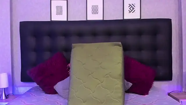 Snapshot of MeleekXXX_ chatting on 02-05-25, 07:53 MeleekXXX online show from 02-05-25, 07:53