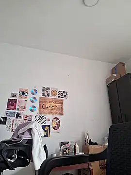 Snapshot of GoddessCarrie chatting on 10-14-25, 04:41 GoddessCarrie online show from 10-14-25, 04:41