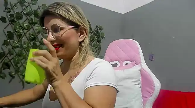 sexy bigboooty online show from 12-08-24, 02:39