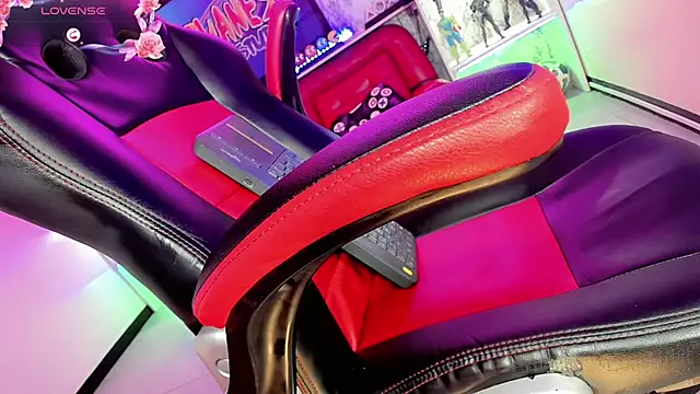 Snapshot of Alessa_mullen chatting on 02-14-25, 09:34 Alessa mullen online show from 02-14-25, 09:34