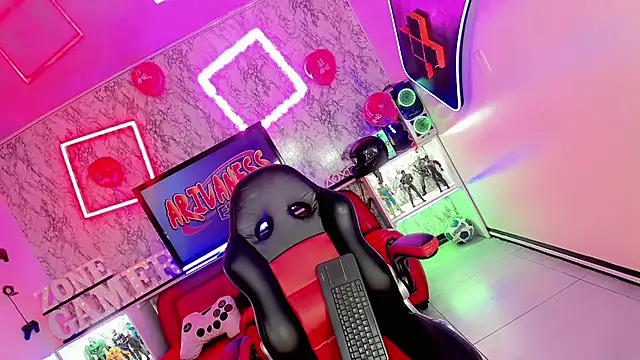 Snapshot of Alessa_mullen chatting on 02-15-25, 03:20 Alessa mullen online show from 02-15-25, 03:20