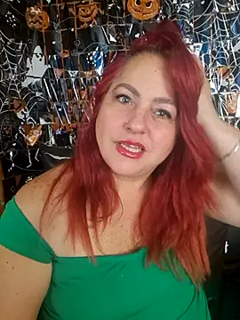 Snapshot of Scarlett45_ chatting on 10-15-25, 08:09 Scarlett45 online show from 10-15-25, 08:09