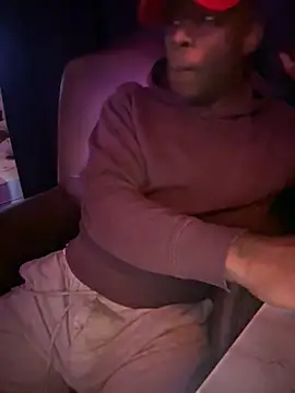 Snapshot of Bignc chatting on 11-11-25, 05:35 Bignc online show from 11-11-25, 05:35