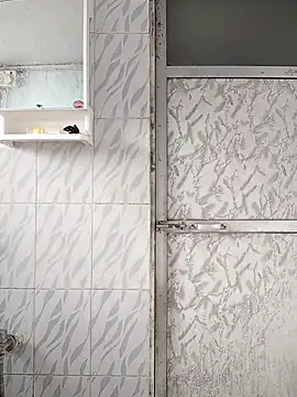 surabhi09 online show from 10-23-25, 03:06