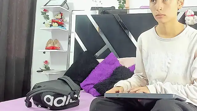 abby eemily online show from 10-09-25, 12:03