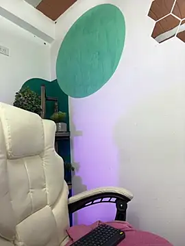 LollaByer online show from 11-30-25, 09:08