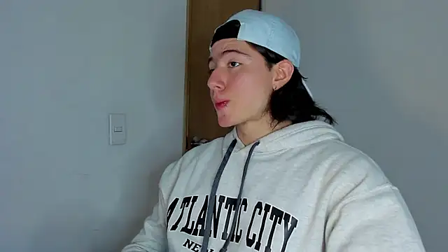 AngelBennet  online show from 11-18-25, 01:11