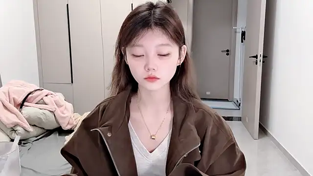 yangyang-1115 online show from 10-11-25, 05:28