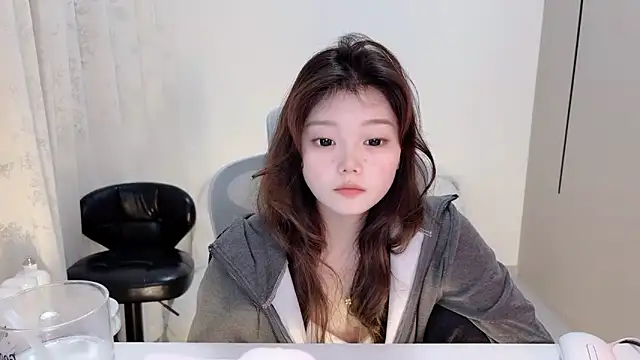 yangyang-1115 online show from 11-09-25, 03:49