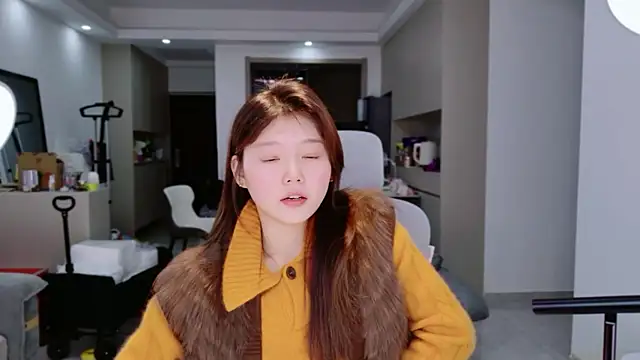 Snapshot of yangyang-1115 chatting on 12-20-25, 05:47 yangyang-1115 online show from 12-20-25, 05:47