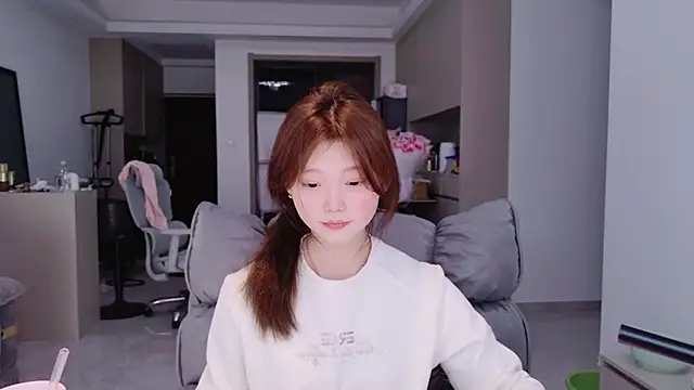 Snapshot of yangyang-1115 chatting on 02-08-26, 02:09 yangyang-1115 online show from 02-08-26, 02:09