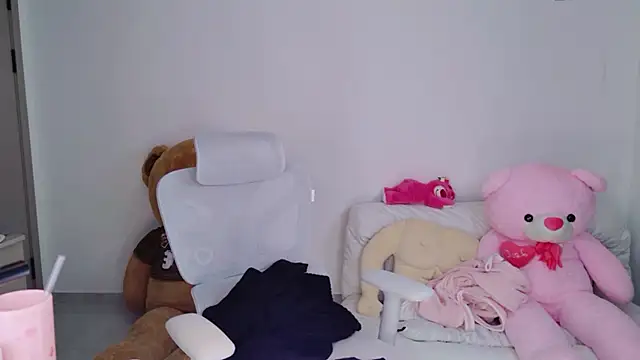 Snapshot of yangyang-1115 chatting on 03-01-26, 06:04 yangyang-1115 online show from 03-01-26, 06:04