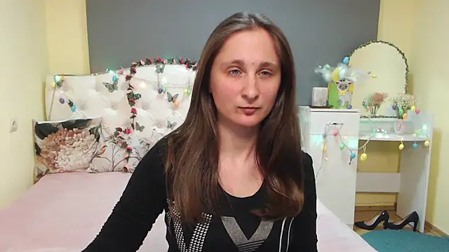 MichelLeee online show from 04-03-26, 05:22