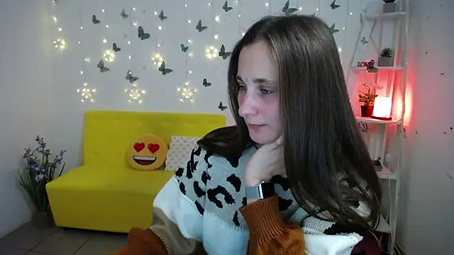 Snapshot of MichelLeee chatting on 04-22-26, 11:34 MichelLeee online show from 04-22-26, 11:34