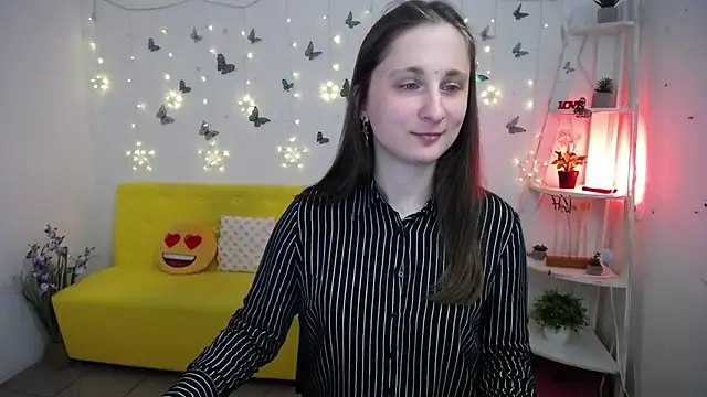 Snapshot of MichelLeee chatting on 05-01-26, 11:26 MichelLeee online show from 05-01-26, 11:26