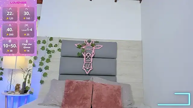 Snapshot of AshleyHill2 chatting on 11-11-25, 03:39 AshleyHill2 online show from 11-11-25, 03:39