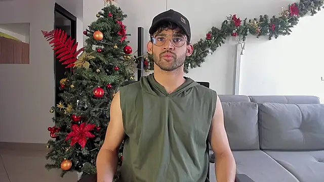 Snapshot of andrewChris_ chatting on 12-20-24, 06:13 andrewChris  online show from 12-20-24, 06:13