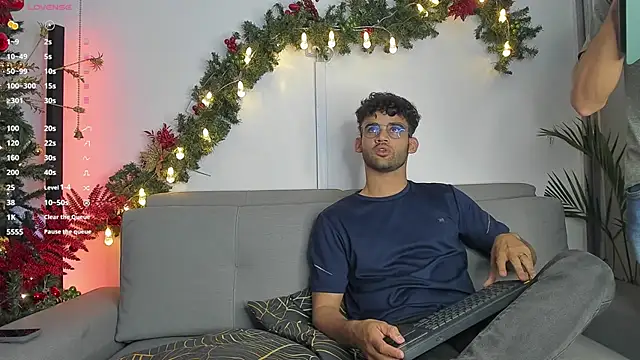 Snapshot of andrewChris_ chatting on 12-28-24, 03:58 andrewChris  online show from 12-28-24, 03:58