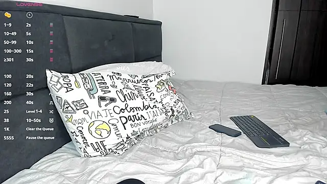 Snapshot of andrewChris_ chatting on 01-13-25, 10:56 andrewChris  online show from 01-13-25, 10:56