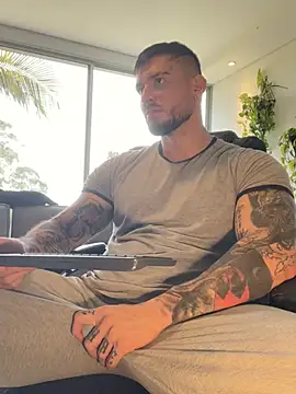 DimitriSullivan  online show from 04-10-26, 01:38