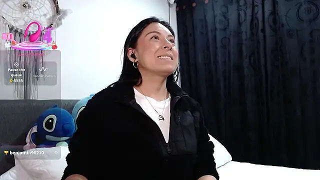 Ella Rousse online show from 04-06-26, 11:11