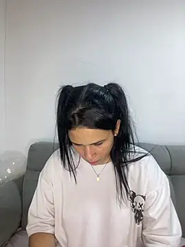 Snapshot of Leyna_Kenet chatting on 12-20-24, 05:14 Leyna Kenet online show from 12-20-24, 05:14