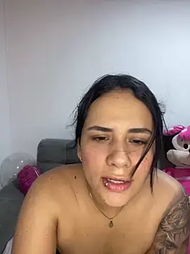 Snapshot of Leyna_Kenet chatting on 12-21-24, 06:34 Leyna Kenet online show from 12-21-24, 06:34