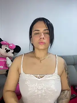 Snapshot of Leyna_Kenet chatting on 12-24-24, 07:06 Leyna Kenet online show from 12-24-24, 07:06