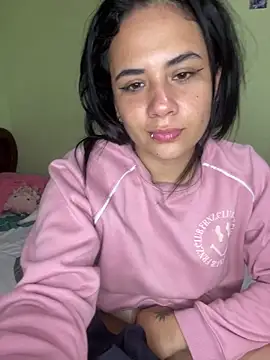 Snapshot of Leyna_Kenet chatting on 01-07-25, 10:52 Leyna Kenet online show from 01-07-25, 10:52