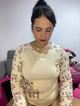 Snapshot of Leyna_Kenet chatting on 01-18-25, 04:26 Leyna Kenet online show from 01-18-25, 04:26