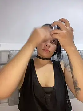 Snapshot of Leyna_Kenet chatting on 01-22-25, 01:31 Leyna Kenet online show from 01-22-25, 01:31