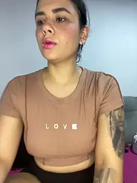 Snapshot of Leyna_Kenet chatting on 02-28-25, 10:28 Leyna Kenet online show from 02-28-25, 10:28