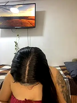 Snapshot of Leyna_Kenet chatting on 09-28-25, 05:51 Leyna Kenet online show from 09-28-25, 05:51