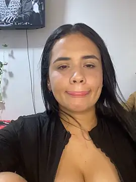 Snapshot of Leyna_Kenet chatting on 10-01-25, 03:23 Leyna Kenet online show from 10-01-25, 03:23