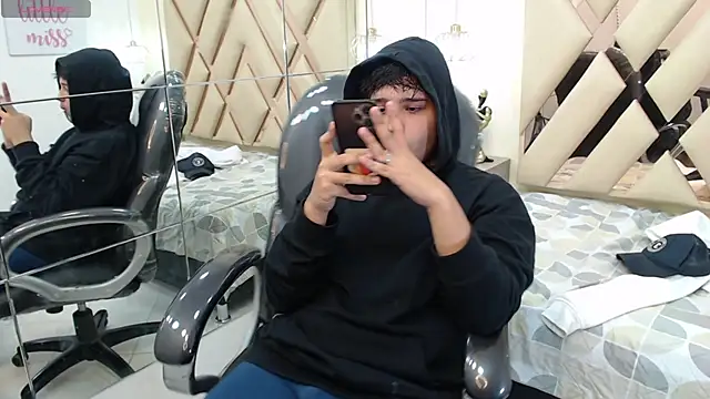 AndrewPherson online show from 01-08-25, 04:22