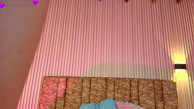 tiffany johnson11 online show from 10-21-25, 07:47