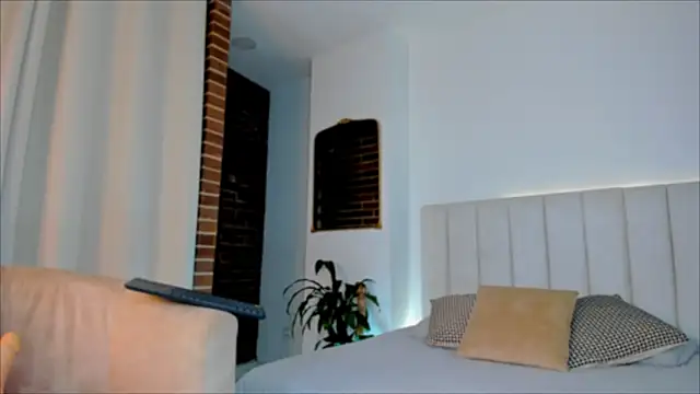 Snapshot of allana_franco chatting on 02-20-26, 02:19 allana franco online show from 02-20-26, 02:19