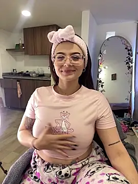 Valery hilthon online show from 04-19-26, 07:49