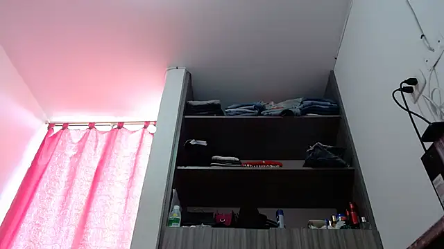 nicolle milf1978 online show from 02-12-26, 12:22