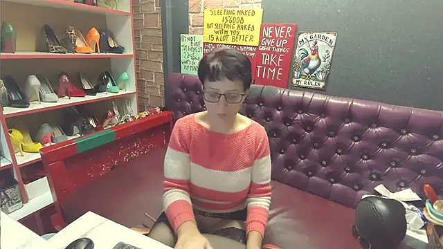Snapshot of Lily4yourfun chatting on 12-27-24, 06:35 Lily4yourfun online show from 12-27-24, 06:35