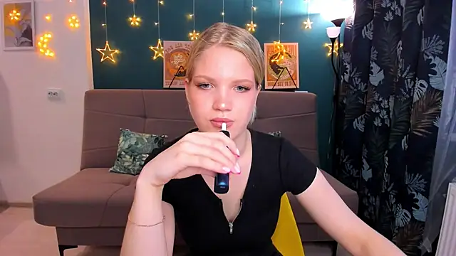 Xloe Queen online show from 03-16-25, 01:27