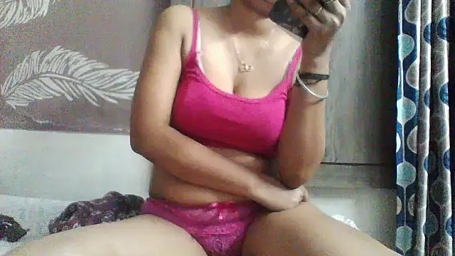 Snapshot of shalini_fire chatting on 06-25-26, 10:31 shalini fire online show from 06-25-26, 10:31
