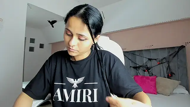 Giselle Roldan online show from 10-11-25, 03:50