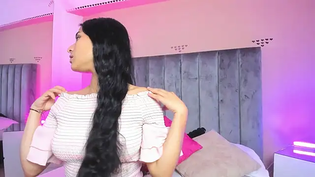 Giselle Roldan online show from 12-05-25, 04:21