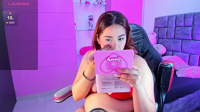 jisoo   online show from 09-24-25, 01:25