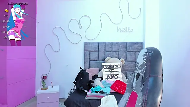 jisoo   online show from 11-21-25, 12:48