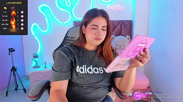 jisoo   online show from 12-04-25, 12:47